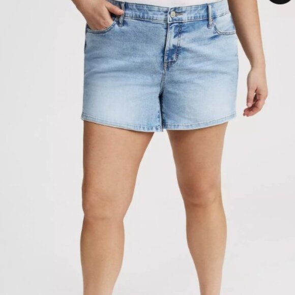 NWT-Torrid-5'' Perfect Mid-Rise Short - Picture 1 of 5